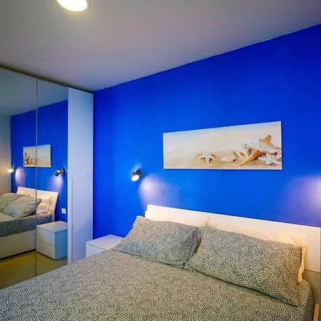 Semesterbostad I Tri Scogghi , Sul Mare