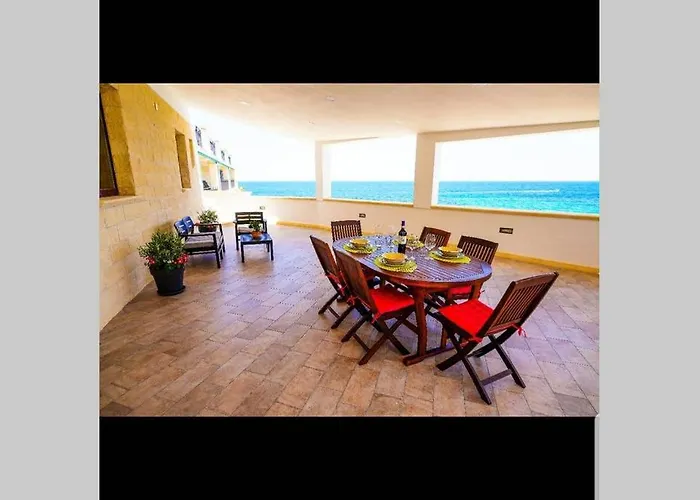 I Tri Scogghi , Sul Mare